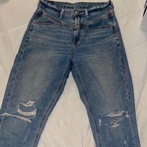 American eagle mom jean with rip in knees